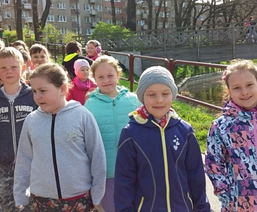Kl. III a na nowym placu zabaw