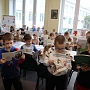 Wypożyczyliśmy pierwszą książkę z biblioteki szkolnej
